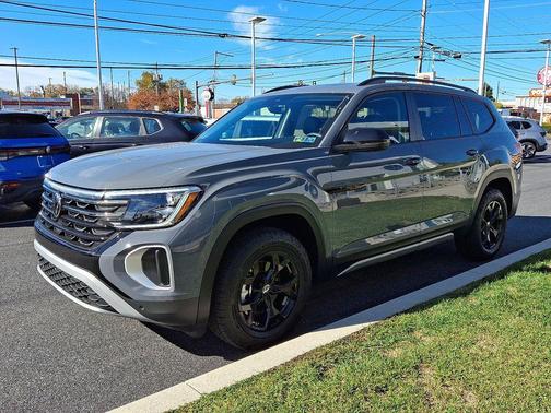 2025 Volkswagen Atlas 2.0T Peak Edition