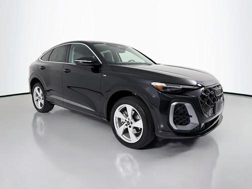 Mythos Black Metallic 2025 Audi Q5 Premium Plus TFSI quattro S tronic