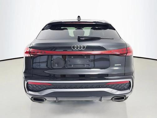 Mythos Black Metallic 2025 Audi Q5 Premium Plus TFSI quattro S tronic