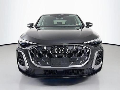 Mythos Black Metallic 2025 Audi Q5 Premium Plus TFSI quattro S tronic