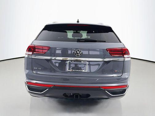 Pure Gray 2022 Volkswagen Atlas Cross Sport 3.6L V6 SE w/Technology