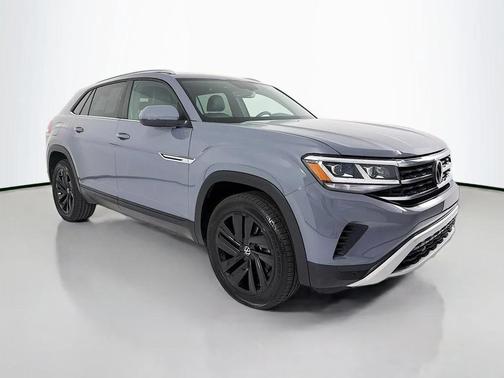 Pure Gray 2022 Volkswagen Atlas Cross Sport 3.6L V6 SE w/Technology