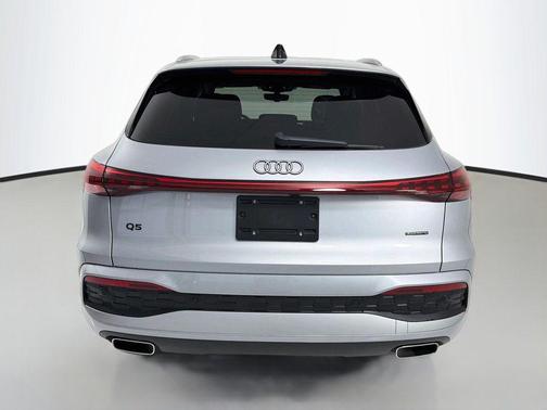 Florett Silver Metallic 2026 Audi Q5 Premium TFSI quattro S tronic