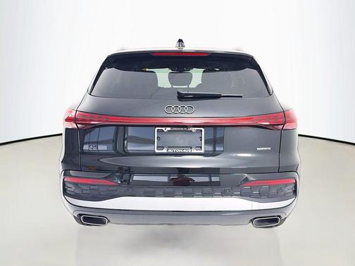 Mythos Black Metallic 2026 Audi Q5 Premium Plus TFSI quattro S tronic