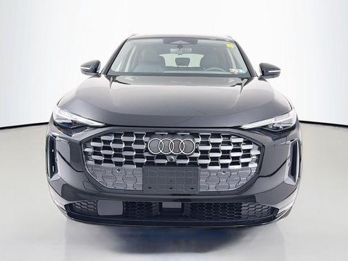 Mythos Black Metallic 2026 Audi Q5 Premium Plus TFSI quattro S tronic