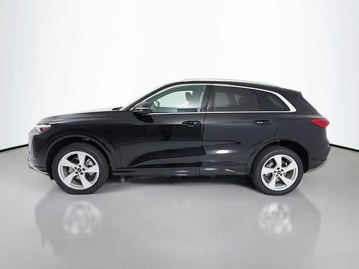Mythos Black Metallic 2026 Audi Q5 Premium Plus TFSI quattro S tronic
