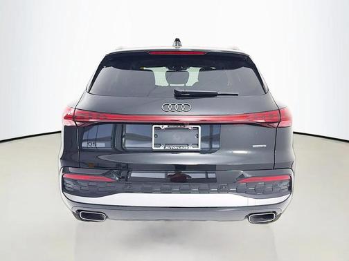 Mythos Black Metallic 2026 Audi Q5 Premium Plus TFSI quattro S tronic