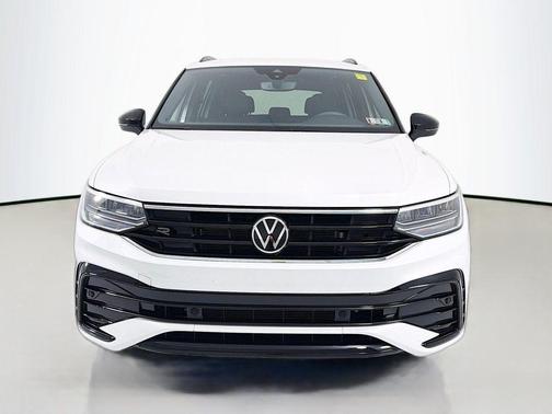 Opal White Pearl 2023 Volkswagen Tiguan 2.0T SE R-Line Black 4MOTION