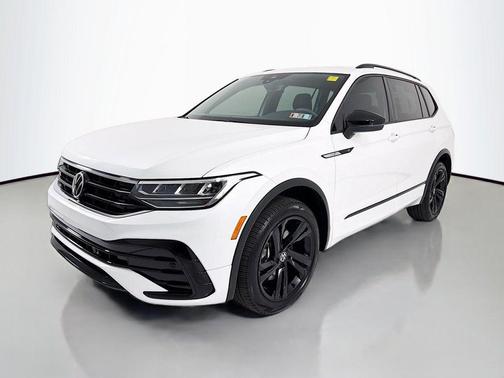 Opal White Pearl 2023 Volkswagen Tiguan 2.0T SE R-Line Black 4MOTION