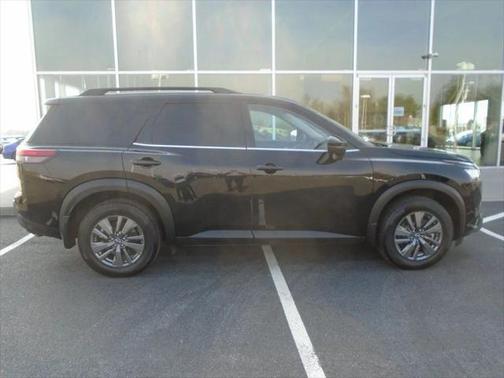 2022 Nissan Pathfinder SV 4WD