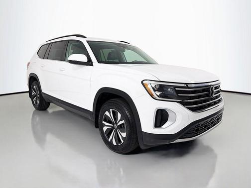 Pure White 2024 Volkswagen Atlas 2.0T SE