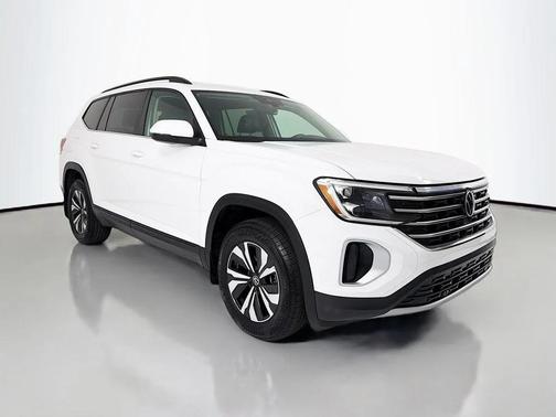 Pure White 2024 Volkswagen Atlas 2.0T SE