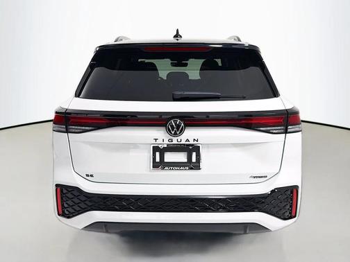opal white pearl 2026 Volkswagen Tiguan 2.0T SE R-Line Black 4MOTION