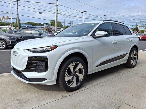 2025 Audi Q6 e-tron Premium Plus quattro