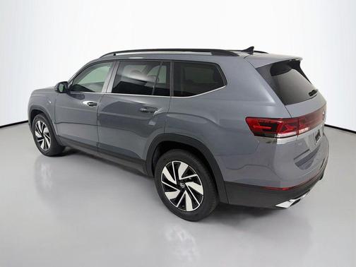 Pure Gray 2026 Volkswagen Atlas 2.0T SE w/Technology 4MOTION