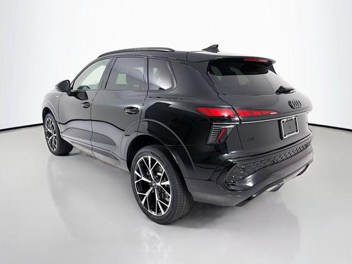 Mythos Black Metallic 2026 Audi Q3 S line