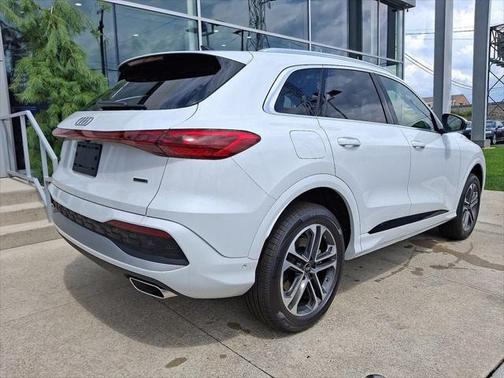 2025 Audi Q5 Premium