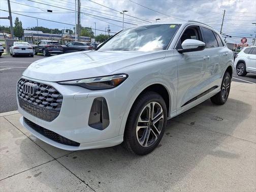 2025 Audi Q5 Premium