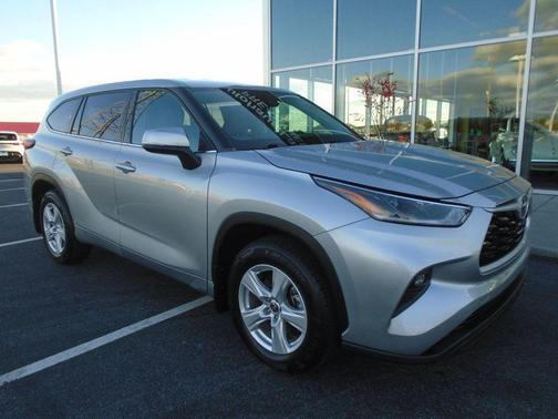 2021 Toyota Highlander LE
