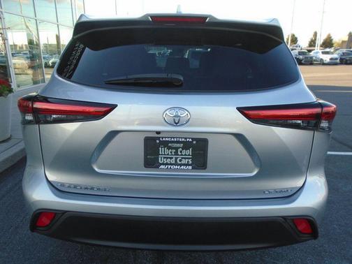 2021 Toyota Highlander LE