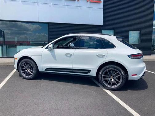 2023 Porsche Macan Base