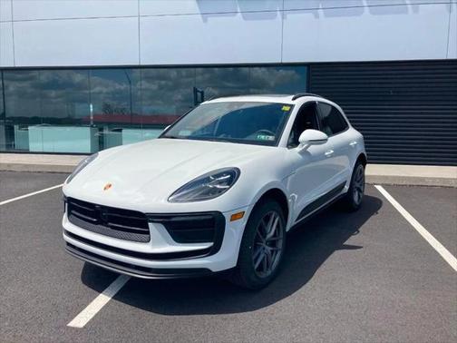 2023 Porsche Macan Base