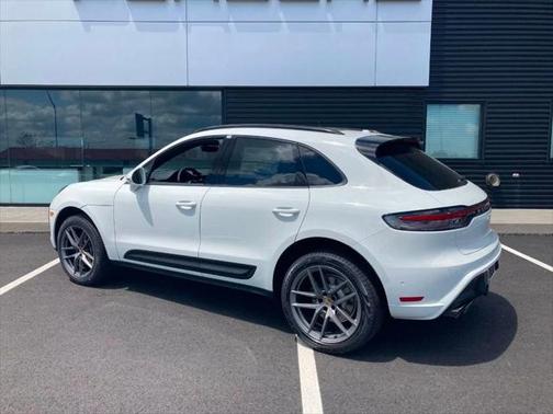 2023 Porsche Macan Base