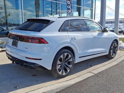 Glacier White Metallic 2026 Audi Q8 55 Premium Plus
