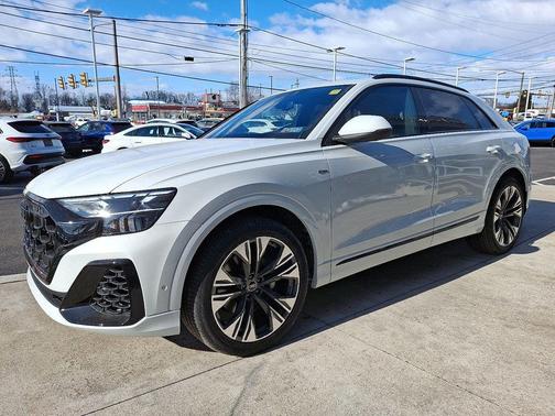 Glacier White Metallic 2026 Audi Q8 55 Premium Plus