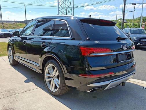 2025 Audi Q7 55 Premium Plus