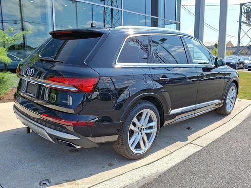 2025 Audi Q7 55 Premium Plus