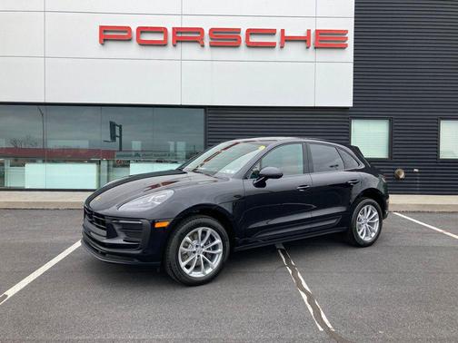 2025 Porsche Macan AWD