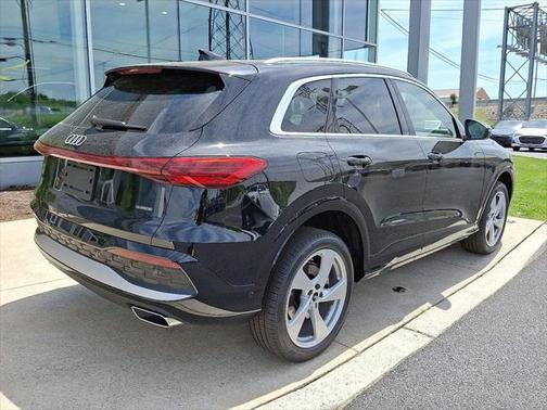 2025 Audi Q5 Premium Plus