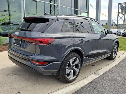 2025 Audi Q6 e-tron Premium Plus quattro