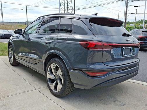 2025 Audi Q6 e-tron Premium Plus quattro