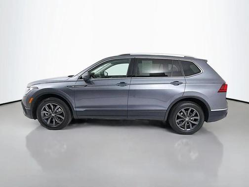 Platinum Gray Metallic 2023 Volkswagen Tiguan 2.0T SE
