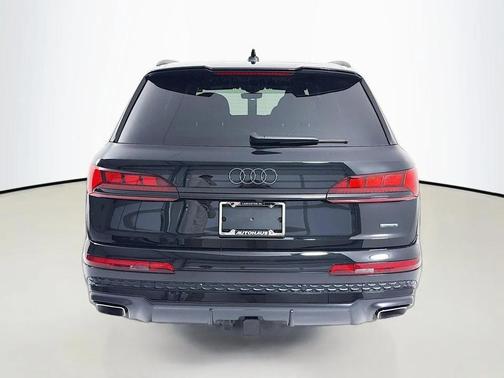 Mythos Black Metallic 2026 Audi Q7 55 Prestige
