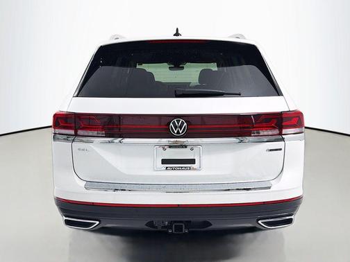 opal white pearl 2026 Volkswagen Atlas 2.0T SEL