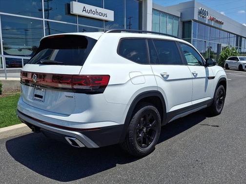 2025 Volkswagen Atlas 2.0T Peak Edition