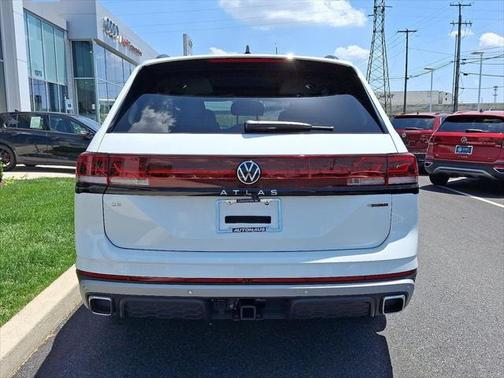 2025 Volkswagen Atlas 2.0T Peak Edition
