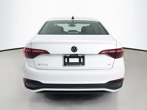 Opal White Pearl 2024 Volkswagen Jetta 1.5T SE