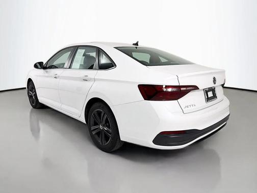 Opal White Pearl 2024 Volkswagen Jetta 1.5T SE