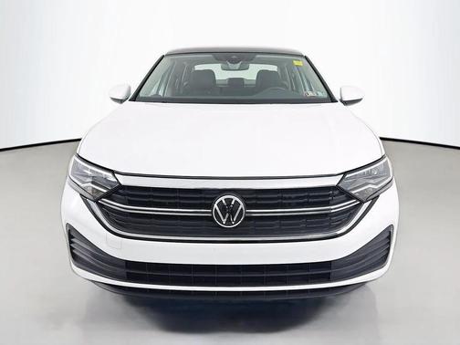 Opal White Pearl 2024 Volkswagen Jetta 1.5T SE