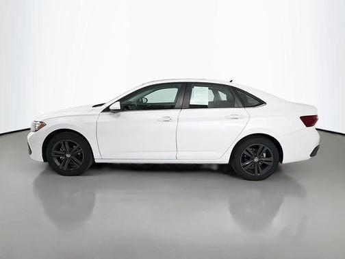 Opal White Pearl 2024 Volkswagen Jetta 1.5T SE