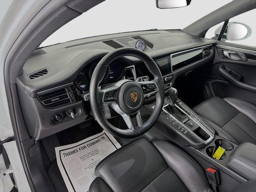 2021 Porsche Macan AWD