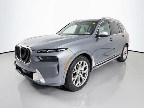 Skyscraper Grey Metallic 2023 BMW X7 xDrive40i