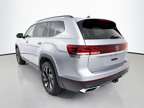 Silver Mist Metallic 2026 Volkswagen Atlas 2.0T SE w/Technology 4MOTION