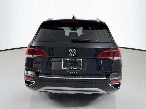 Deep Black Pearl 2023 Volkswagen Taos 1.5T SE