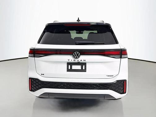 2026 Volkswagen Tiguan 2.0T SE R-Line Black 4MOTION