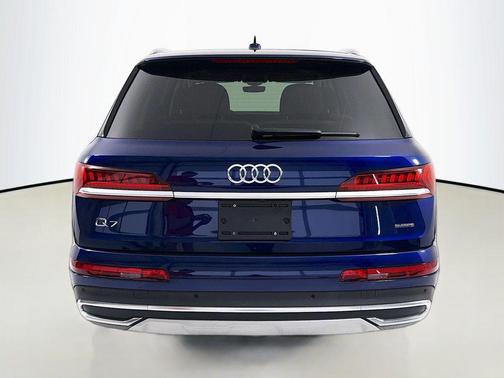 Navarra Blue Metallic 2023 Audi Q7 55 Premium Plus